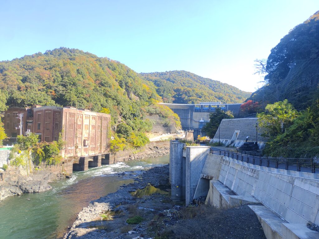 天ヶ瀬ダムと鳳凰湖