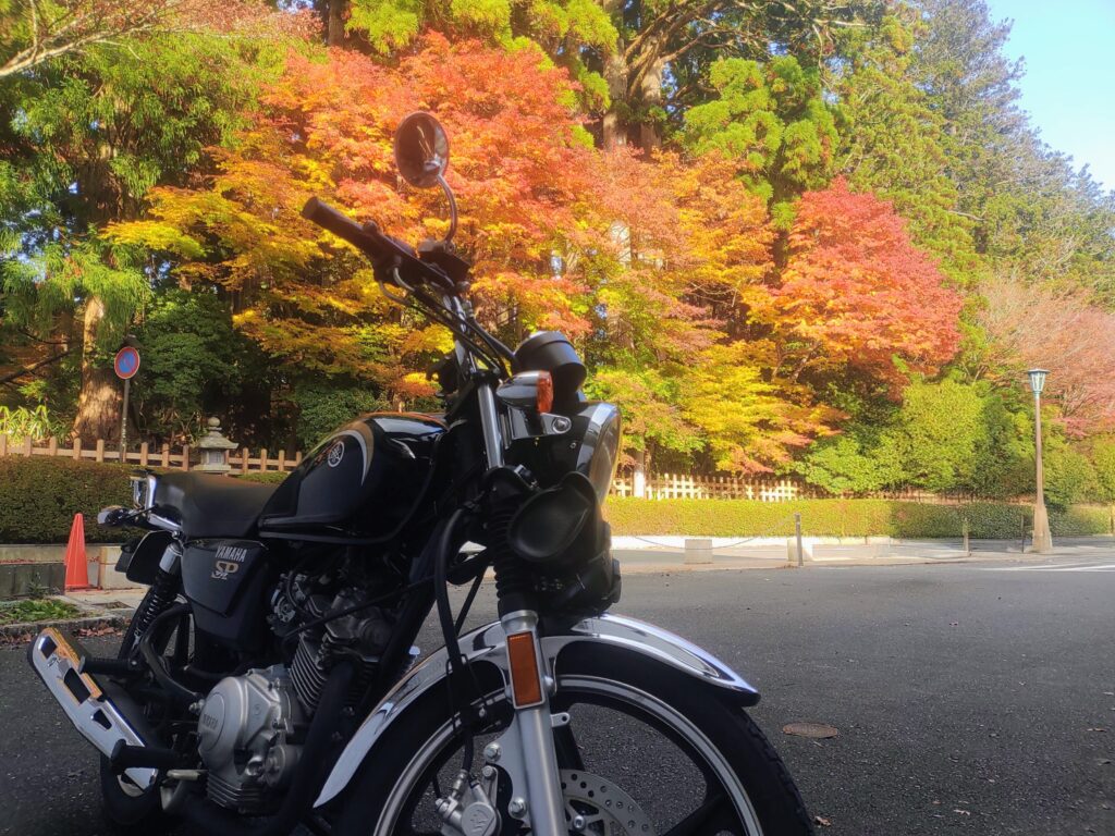 高野山の紅葉とYB125SP